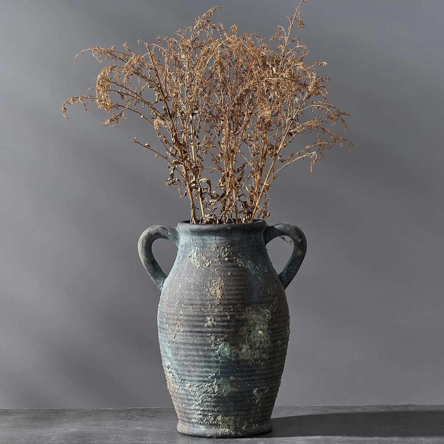 Vaseking Large Ceramic Rustic Vase with 2 Handles 9.8 inch Farmhouse Flower Vase Distressed Vase for Home Decor Living Room Shelf Decor Pampas Grass Enterway Table Decoration Black Green
